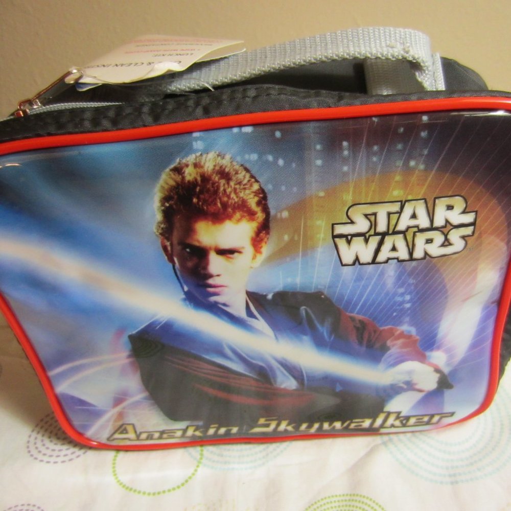 COLLECTIABLE-VINTAGE-STAR WARS ANAKIN SKYWALKER SOLF LUNCH BOX WITH THERMOS
